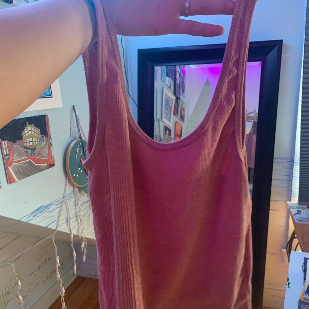 Scoop neck tank